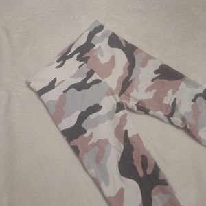 Forever 21 White and Pink Camo Leggings